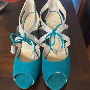 Bailar Black and Silver Heels